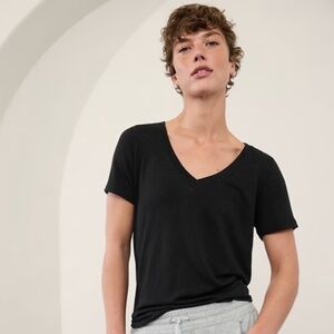 NWT Breezy Scoop V-Neck Tee